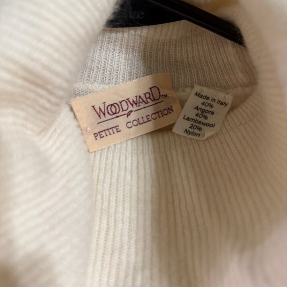 Woodward Made in Italy Beautiful White Sweater Size Small Angoral and Lambswool - Picture 2 of 3